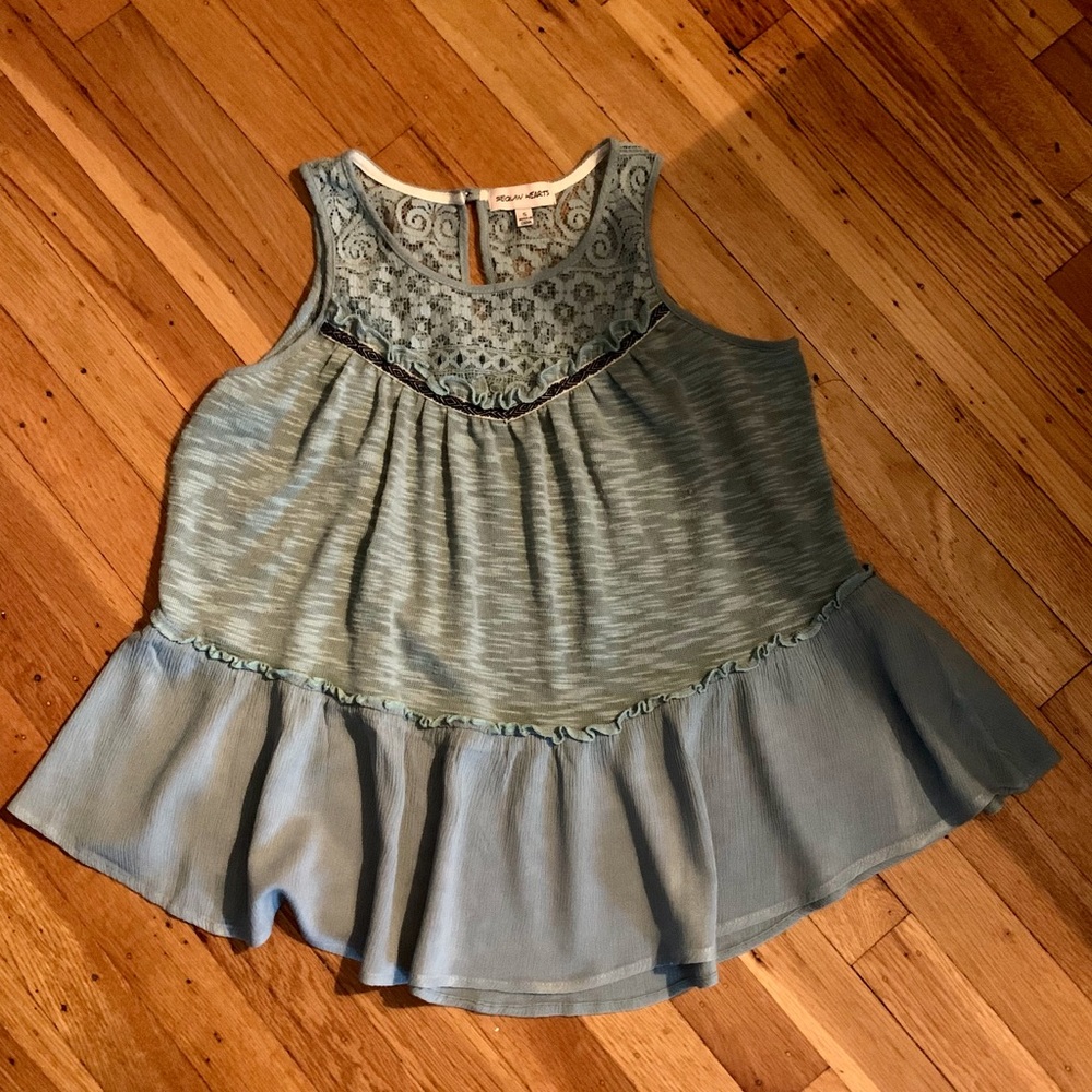 Sleeveless blouse